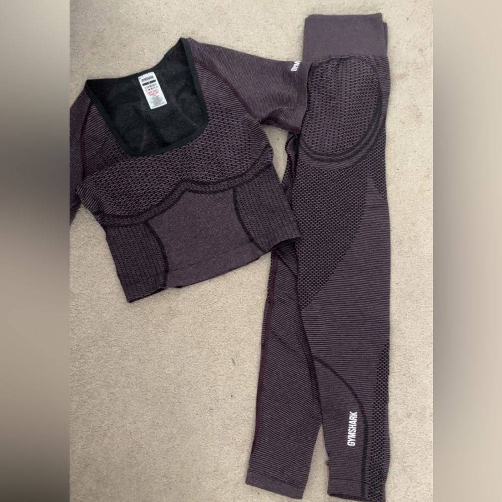Gym Shark Set Leggings and Crop Top T-Shirt